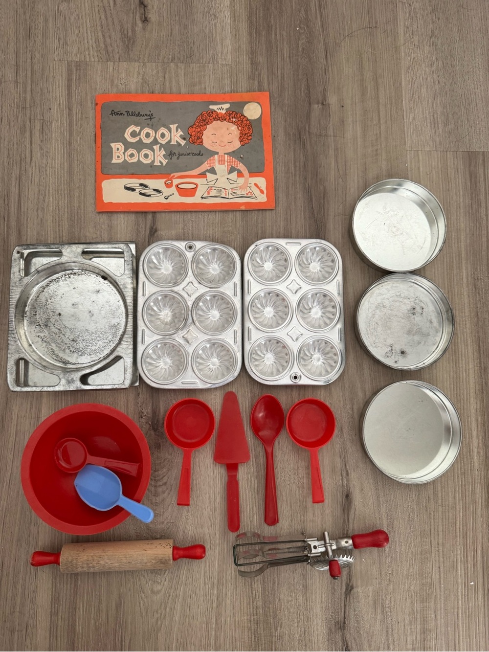 Vintage Pillsbury Kids Toy Baking Set